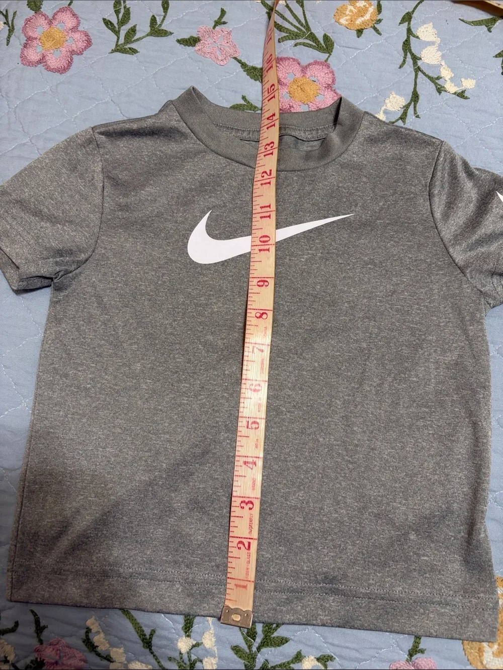 Nike Dri-Fit Pullover SS TShirt Grey & White PreOwned Size 3T